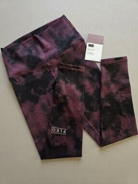 FLEO El Toro 25” Leggings M Burgundy Black Tie Dye CrossFit Gym Training Fitness
